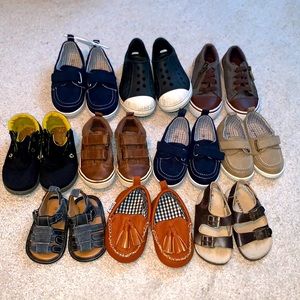 Lot of 6 baby shoes